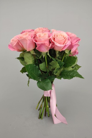 25 розовых роз стандарт